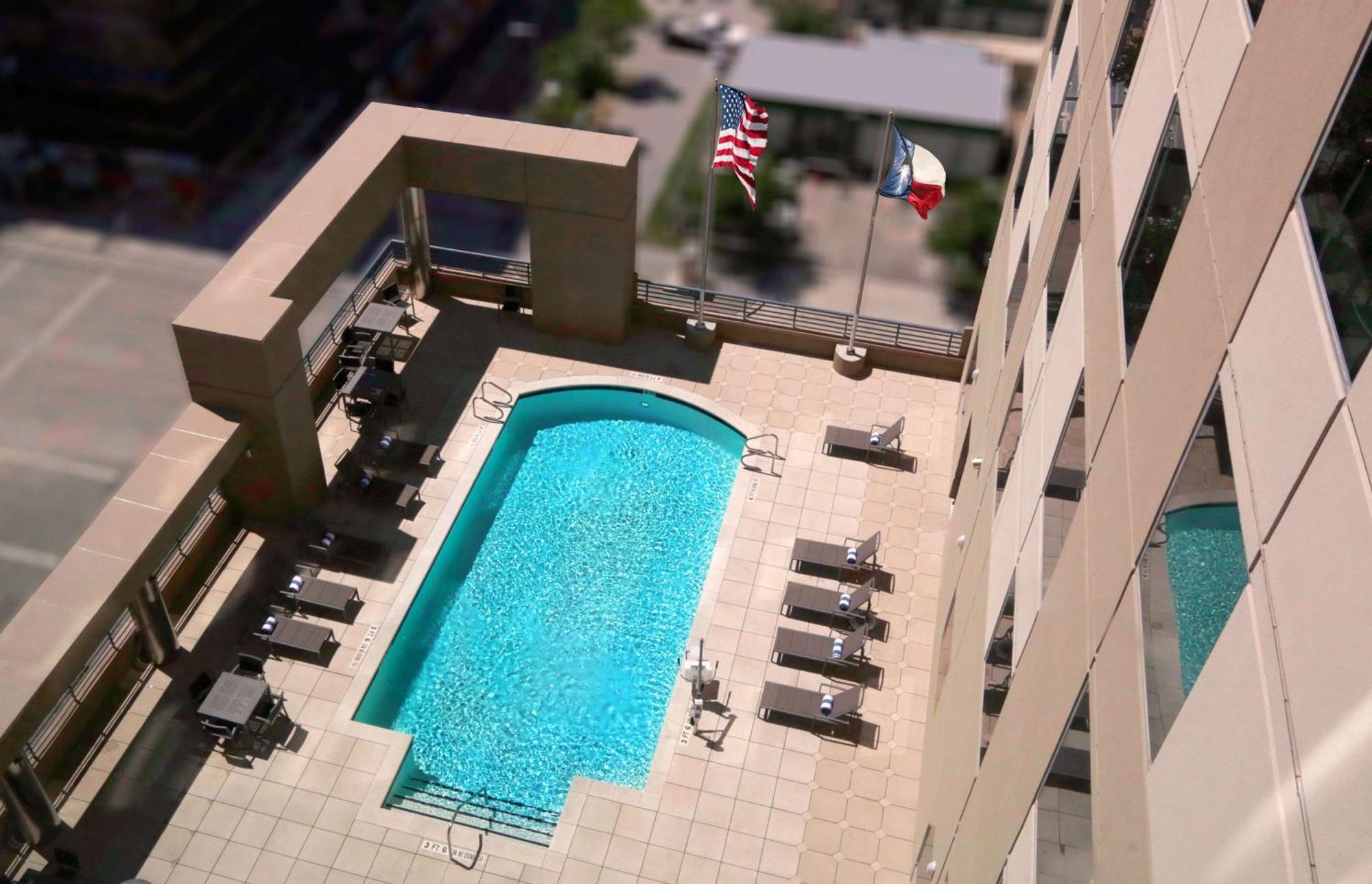 Hampton Inn Houston Downtown Exterior photo